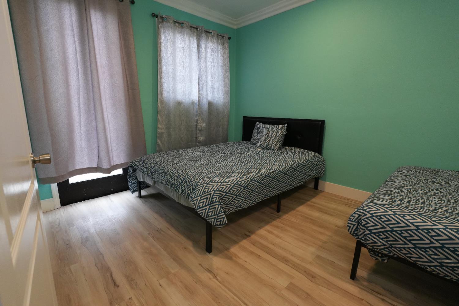 1133 East Harding Way Stockton, CA 95205 - Photo 4 of 41