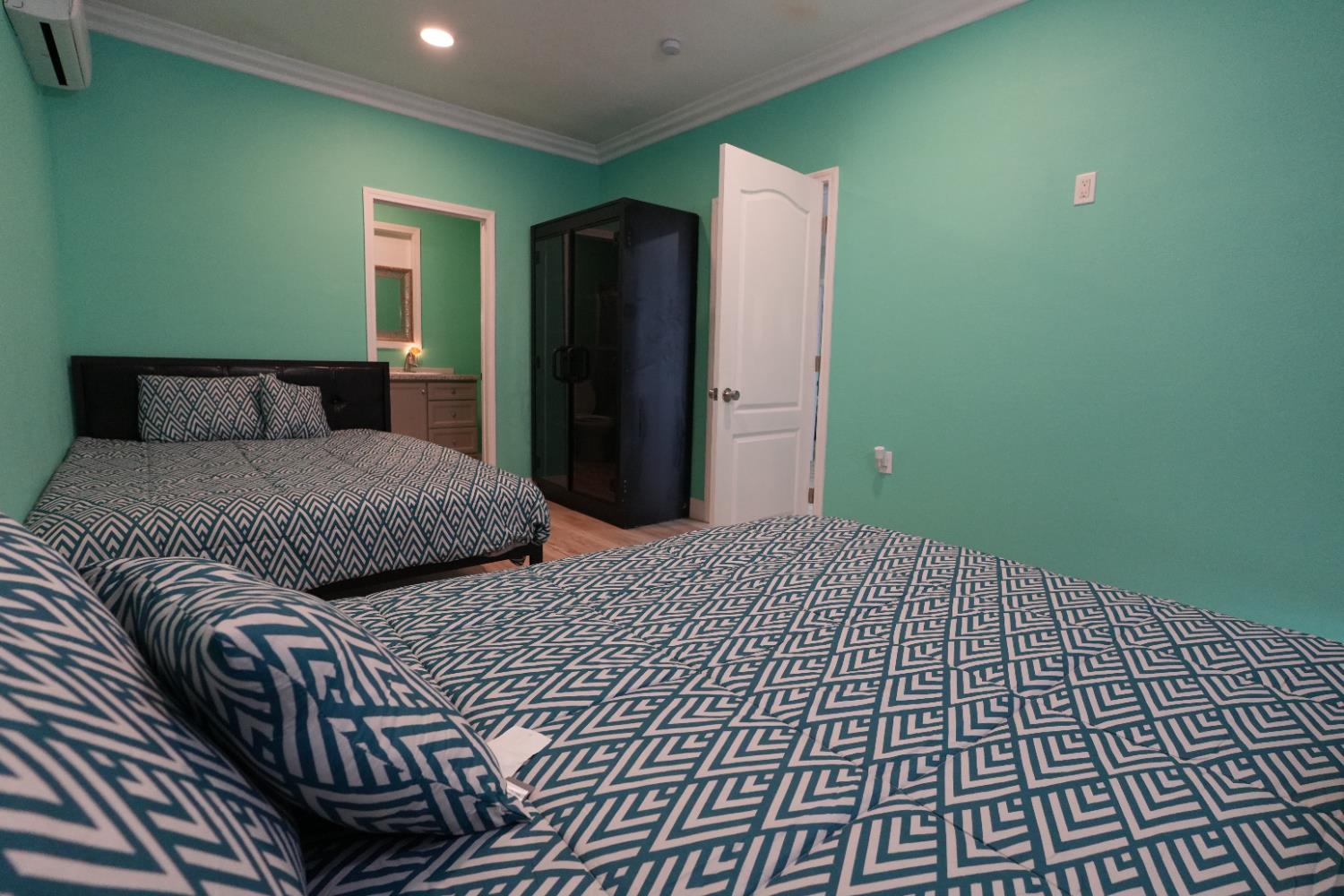 1133 East Harding Way Stockton, CA 95205 - Photo 6 of 41