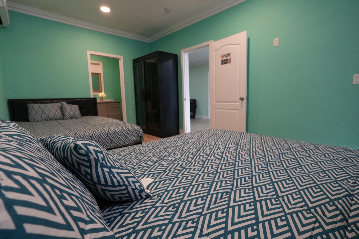 1133 East Harding Way Stockton, CA 95205 - Photo 8 of 41