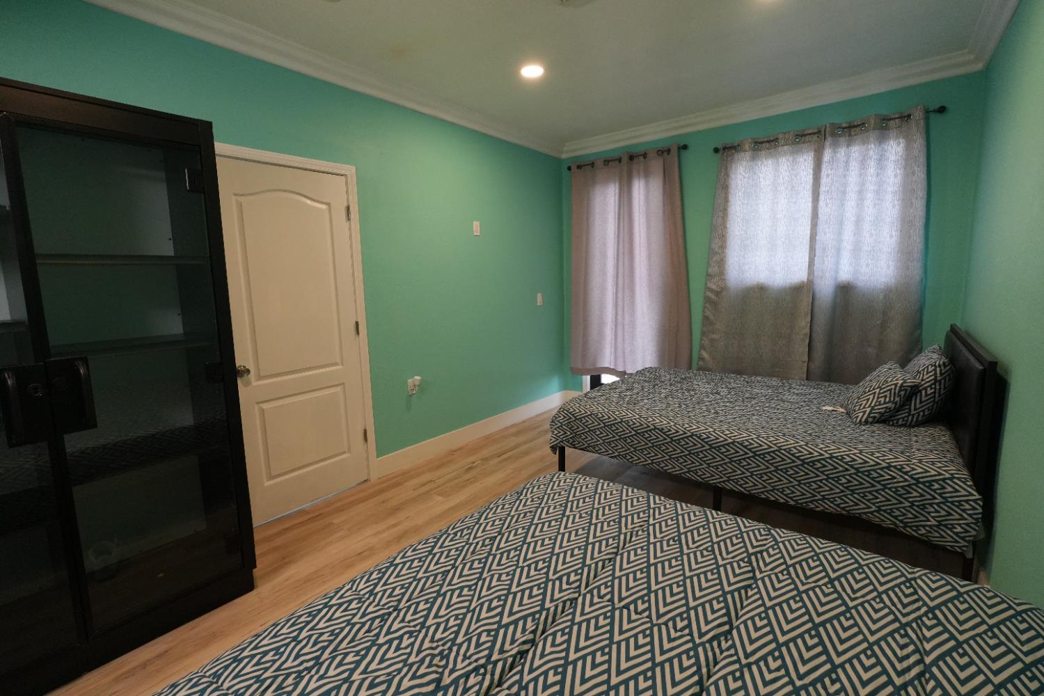 1133 East Harding Way Stockton, CA 95205 - Photo 9 of 41