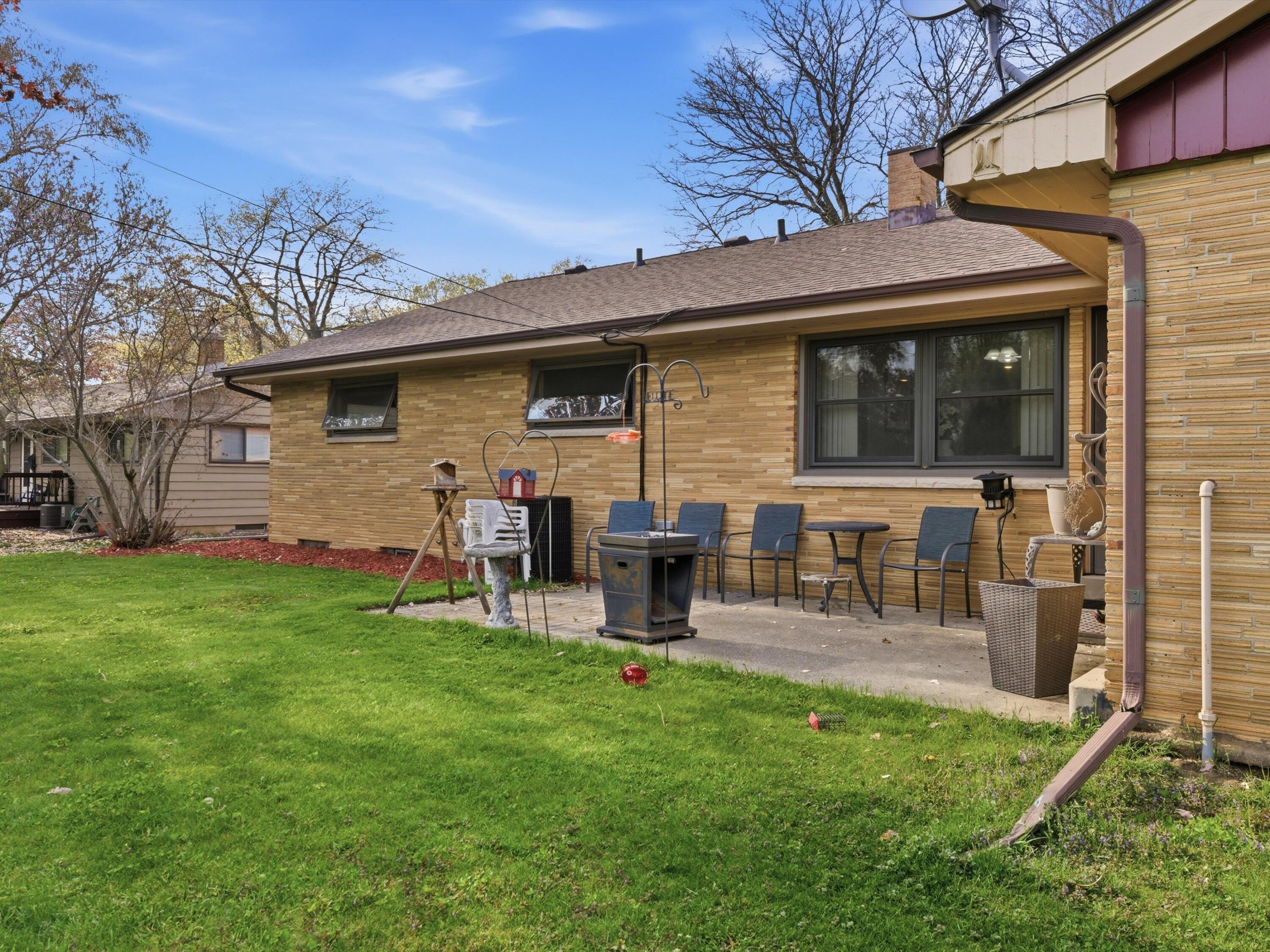 2211 Markham Street Manitowoc, WI 54220 - Photo 27 of 29 06-006_3079661_02161