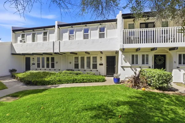 $1,498,000 | 16345 Los Gatos Boulevard, Unit 6, Los Gatos, CA 95032