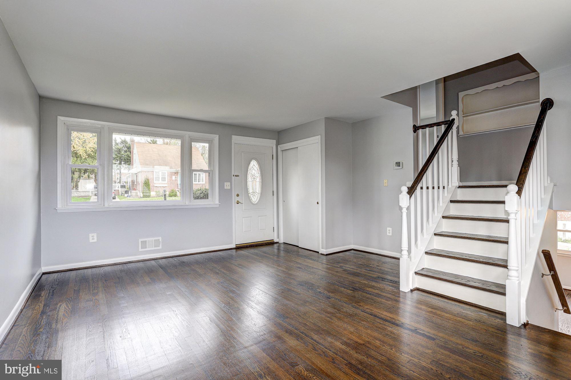 5 Alston Road Lutherville-Timonium, MD 21093 - Photo 3 of 22 Living Room