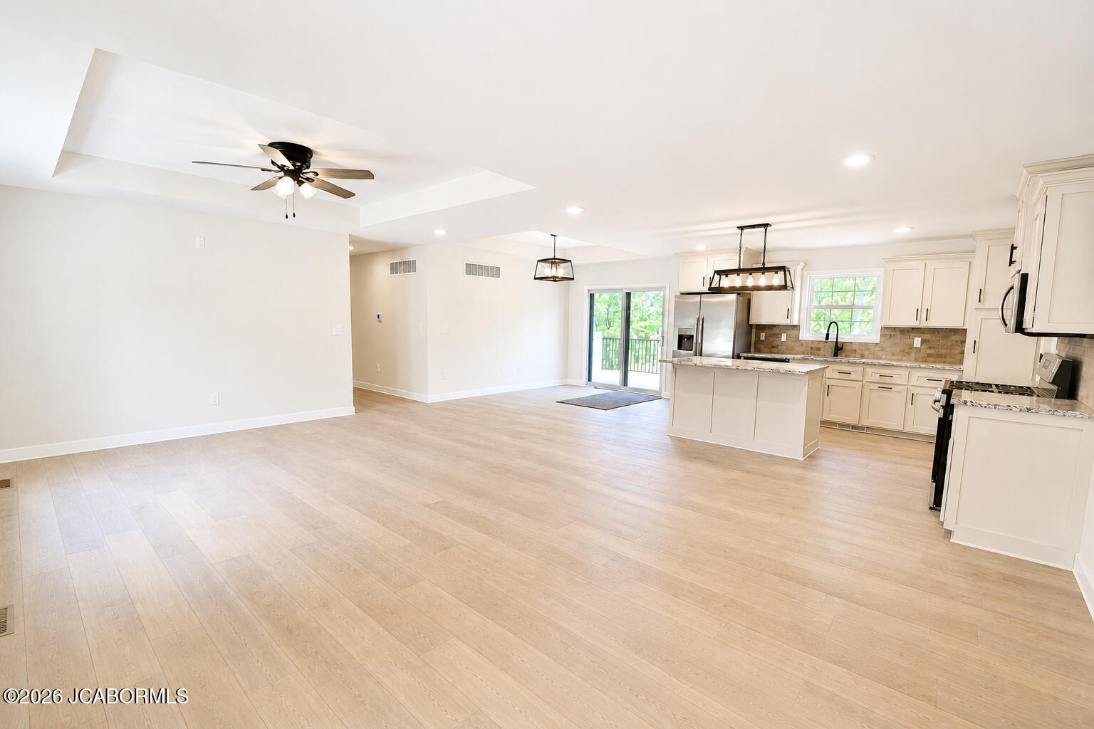 5609 Rylan Road Henley, MO 65040 - Photo 4 of 20 2