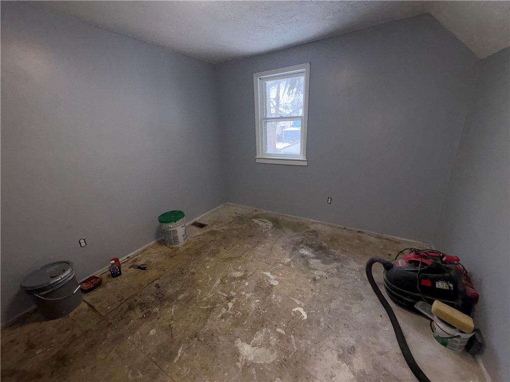 57 Treyer Street Rochester, NY 14621 - Photo 12 of 40