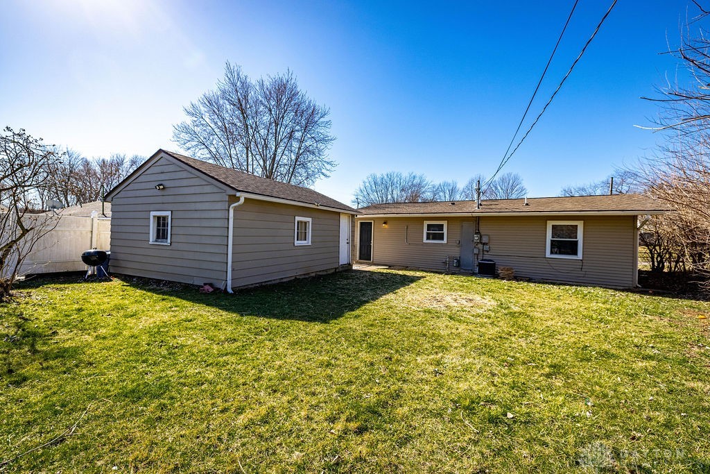 5533 Sharp Road Dayton, OH 45432 - Photo 5 of 26