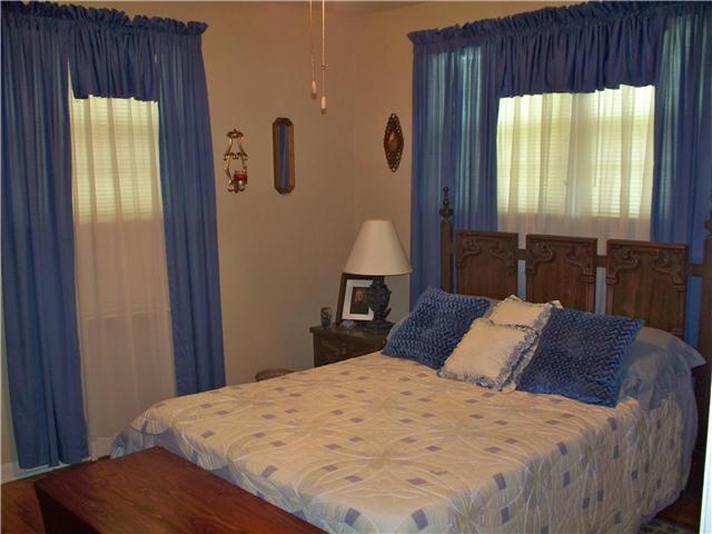 614 American Road Nashville, TN 37209 - Photo 8 of 12 Bedroom 2