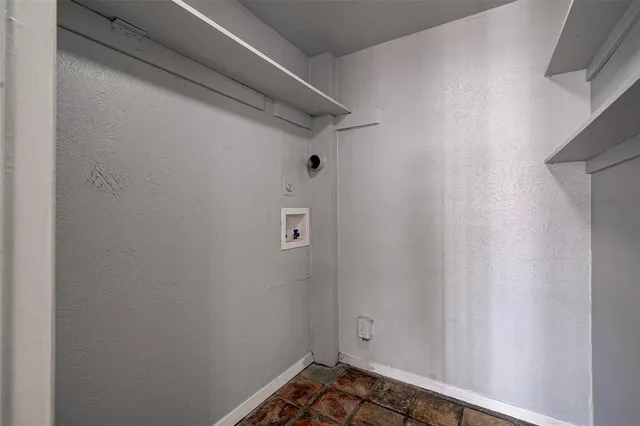 $1,450 | 5924 Birchbrook Drive, Unit 215, Dallas, TX 75206