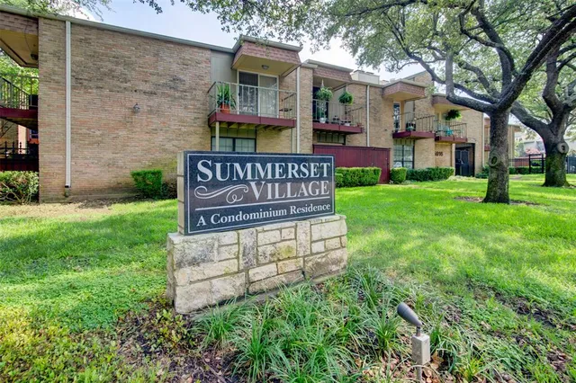 $1,450 | 5924 Birchbrook Drive, Unit 215, Dallas, TX 75206