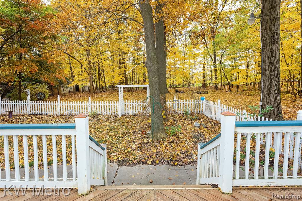 3462 Hazelton Avenue Rochester Hills, MI 48307 - Photo 42 of 44