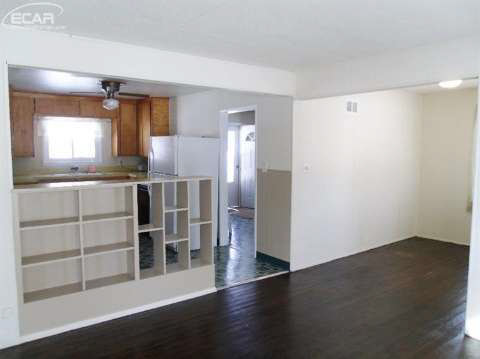 4324 Van Slyke Road Flint, MI 48507 - Photo 13 of 41 20428128-12.JPG