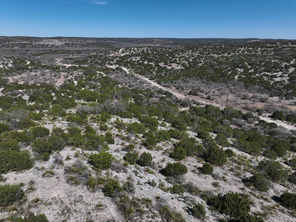 45200 Cr 450 Rocksprings Tx 78880 Rocksprings, TX 78880 - Photo 30 of 55 a view of a city with an ocean beach