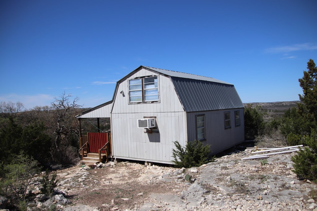 45200 Cr 450 Rocksprings Tx 78880 Rocksprings, TX 78880 - Photo 3 of 55 a view of a house with a yard