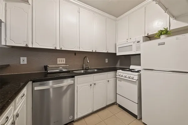 $153,750 | 3400 Timmons Lane, Unit 31, Houston, TX 77027