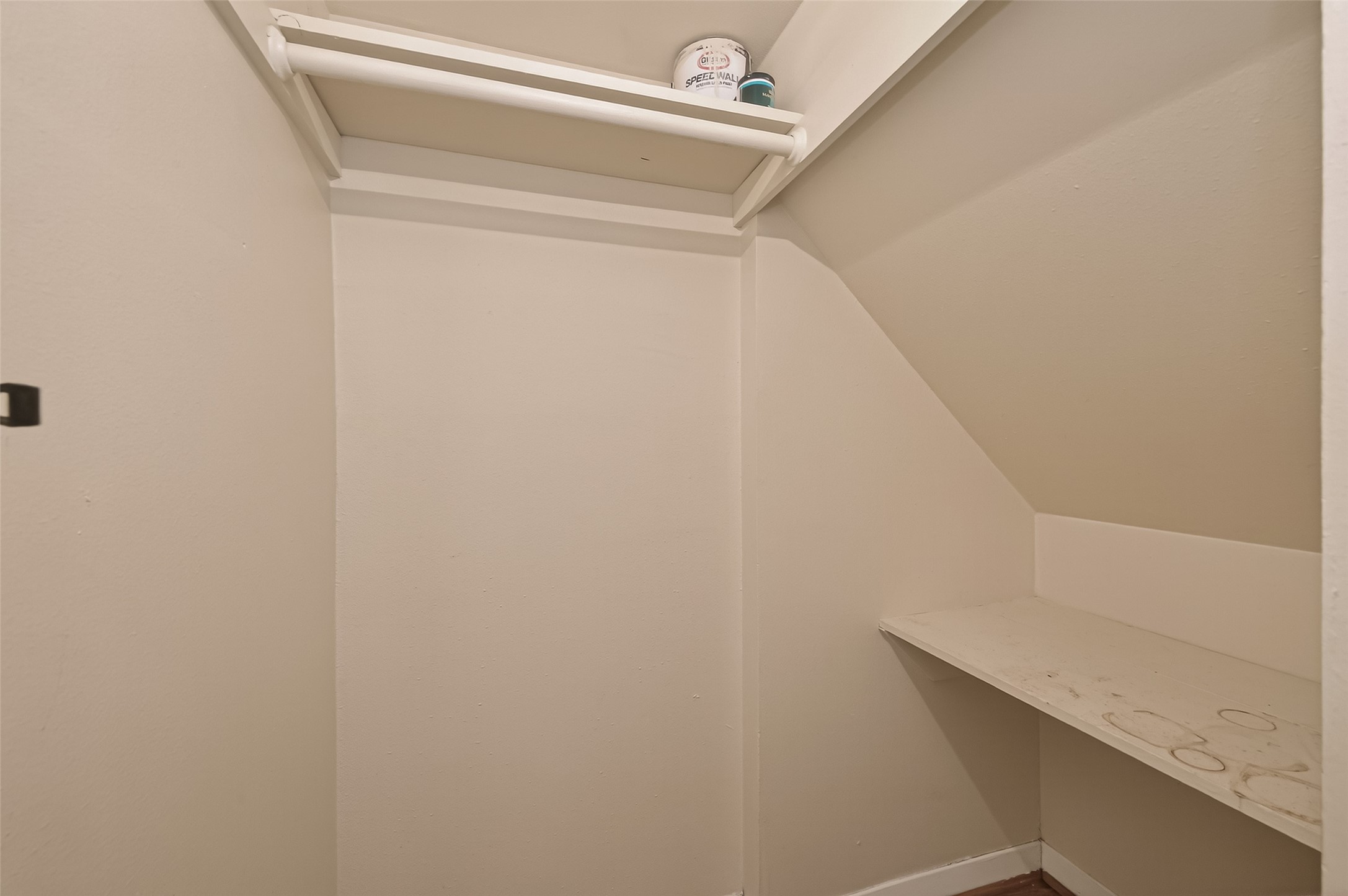 3400 Timmons Lane, Unit 31 Houston, TX 77027 - Photo 18 of 32 a view of small space