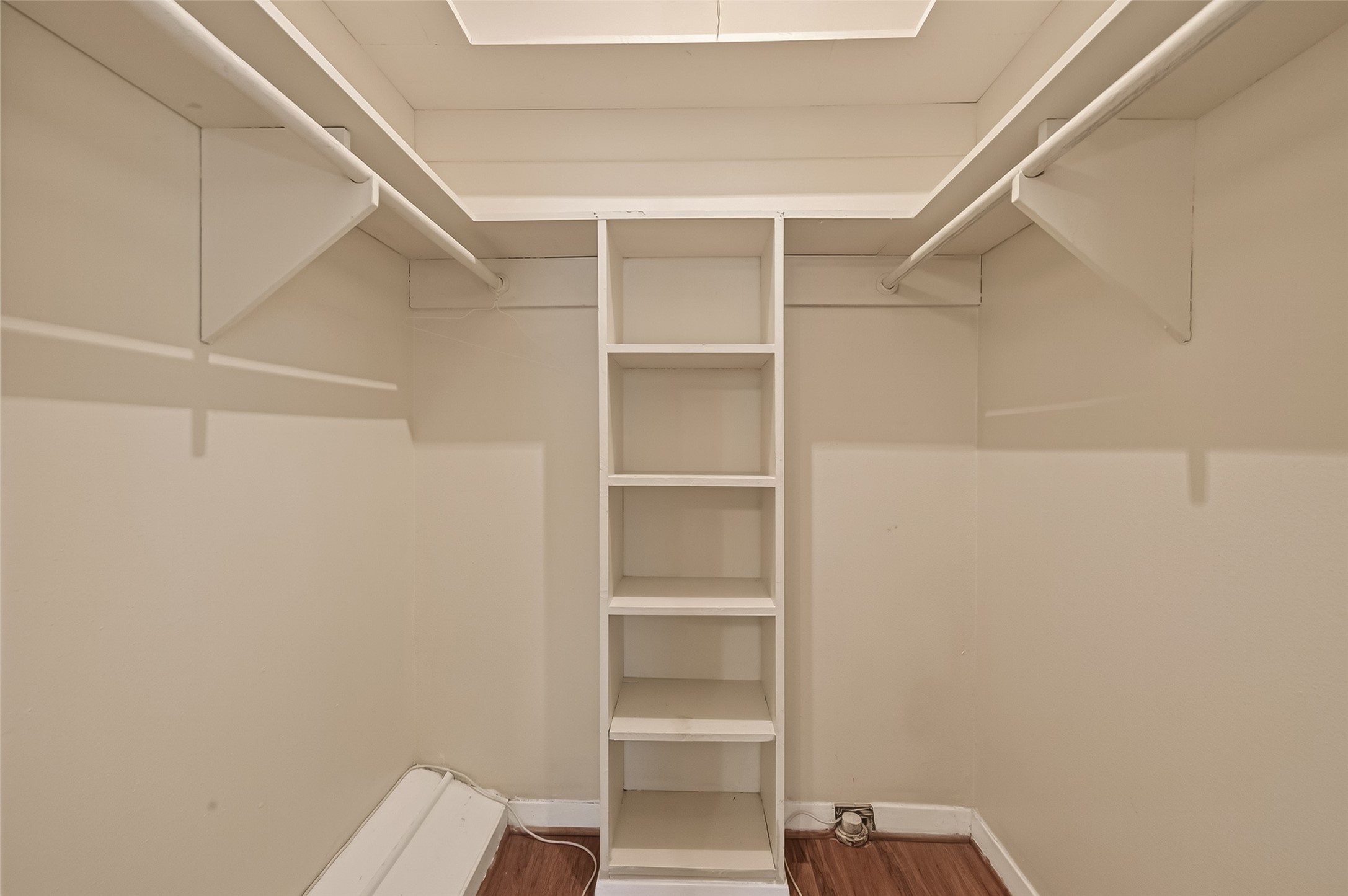 3400 Timmons Lane, Unit 31 Houston, TX 77027 - Photo 30 of 32 a view of an empty walk in closet