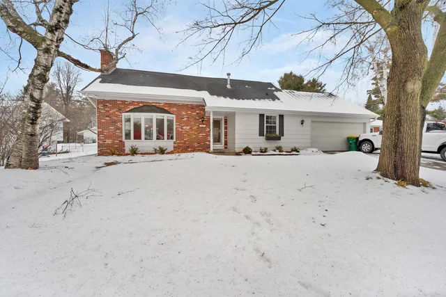 $369,900 | 1512 Traeger Street, Green Bay, WI 54304
