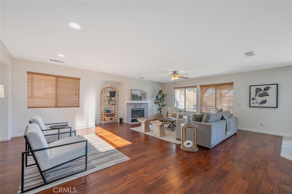 32778 The Old Road Castaic, CA 91384 - Photo 10 of 46