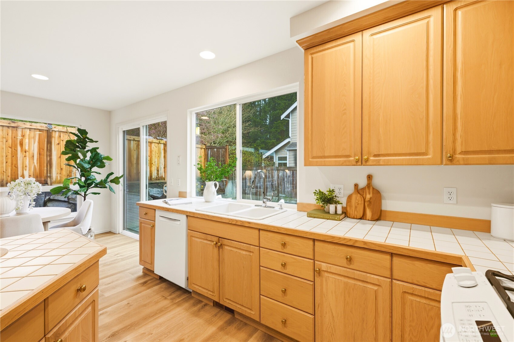 20229 29th Avenue Southeast Bothell, WA 98012 - Photo 15 of 39