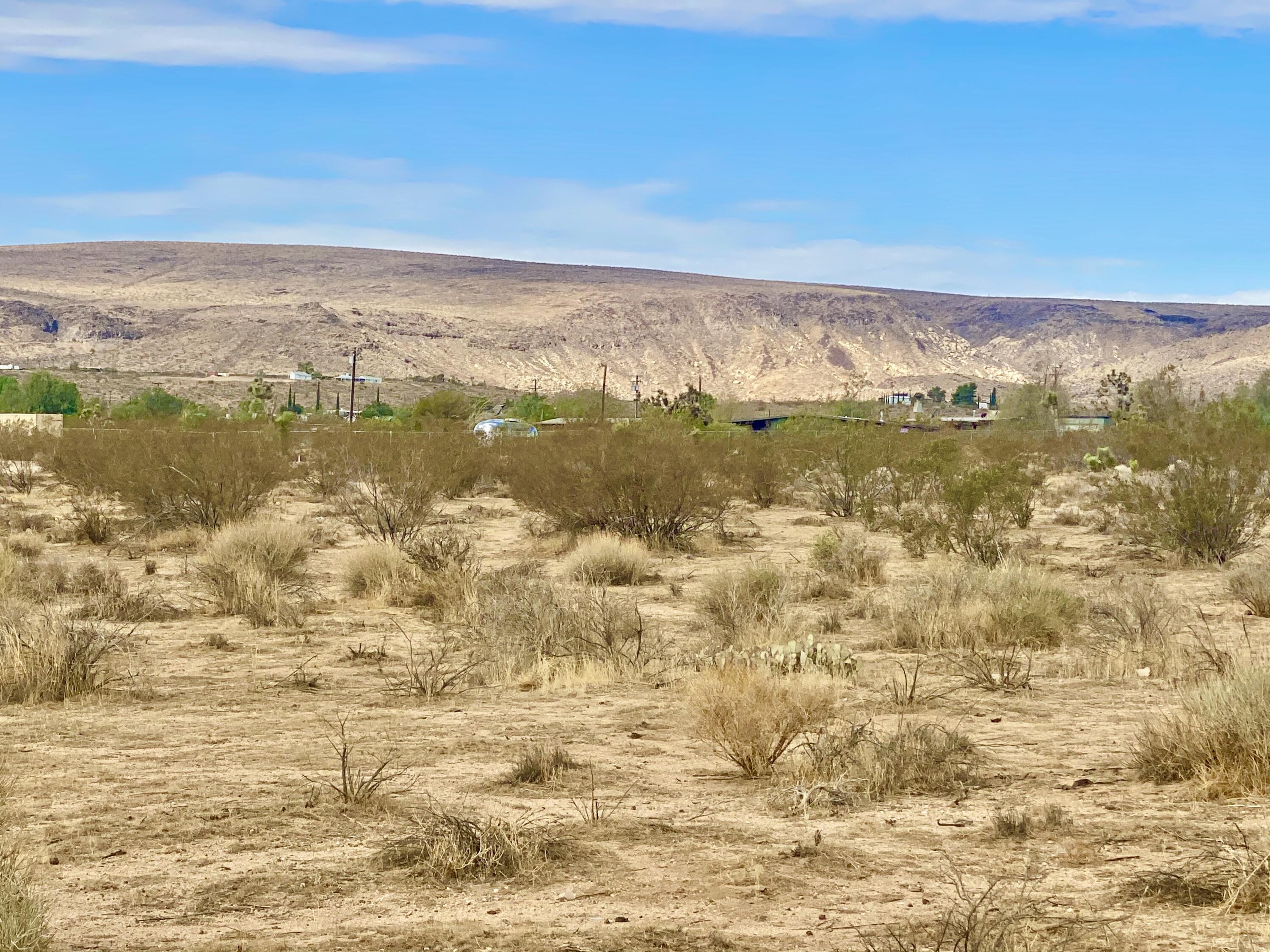 152 Old Woman Springs Road Yucca Valley, CA 92284 - Photo 9 of 32 a view of lake and mountain