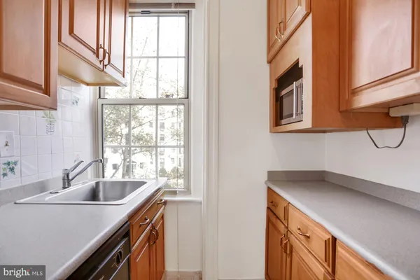 $3,700 | 2854 Connecticut Avenue Northwest, Unit 30, Washington, DC 20008