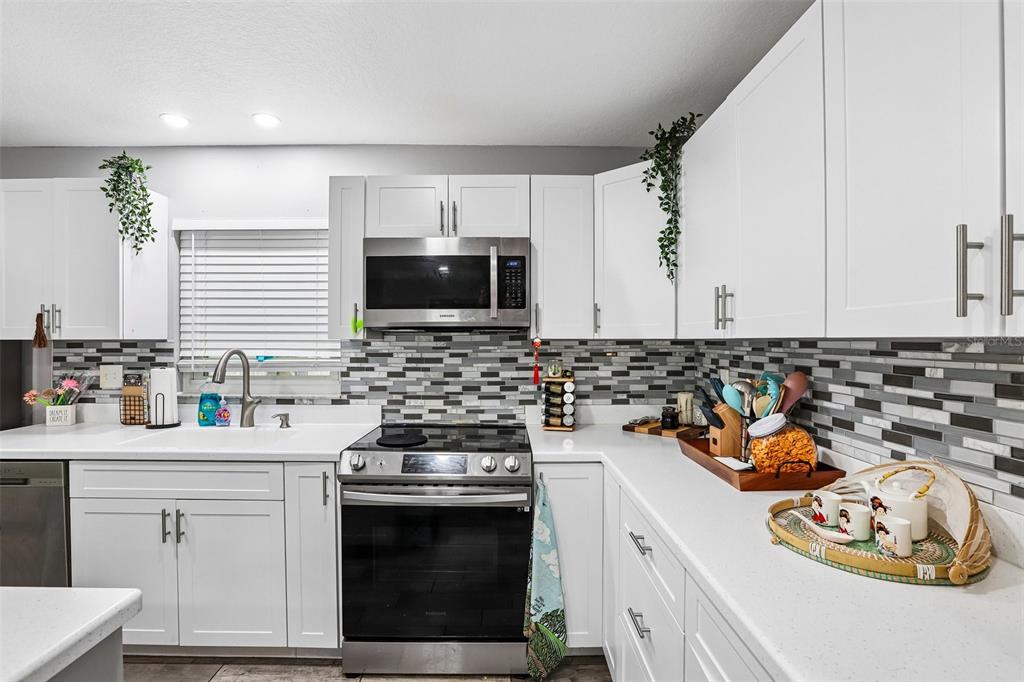 232 Cavalier Avenue Spring Hill, FL 34606 - Photo 14 of 39