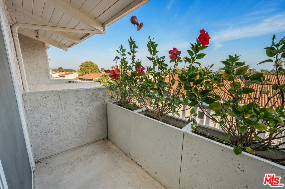 28378 Rey De Copas Lane Malibu, CA 90265 - Photo 14 of 48