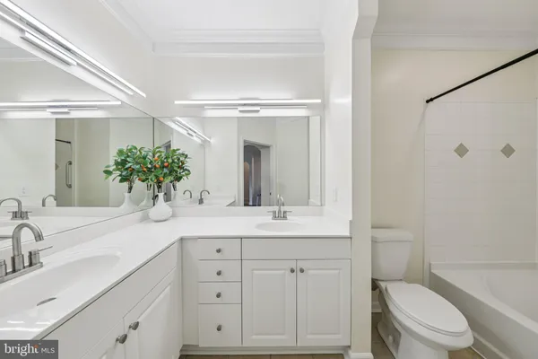 $359,900 | 504 Sunset View Terrace Southeast, Unit 104, Leesburg, VA 20175