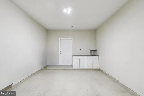 $359,900 | 504 Sunset View Terrace Southeast, Unit 104, Leesburg, VA 20175