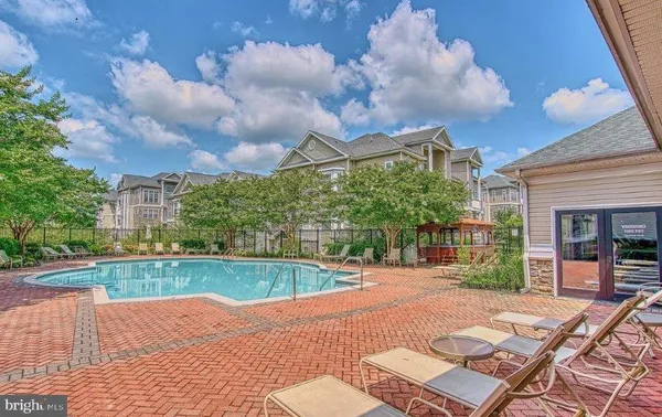 $359,900 | 504 Sunset View Terrace Southeast, Unit 104, Leesburg, VA 20175