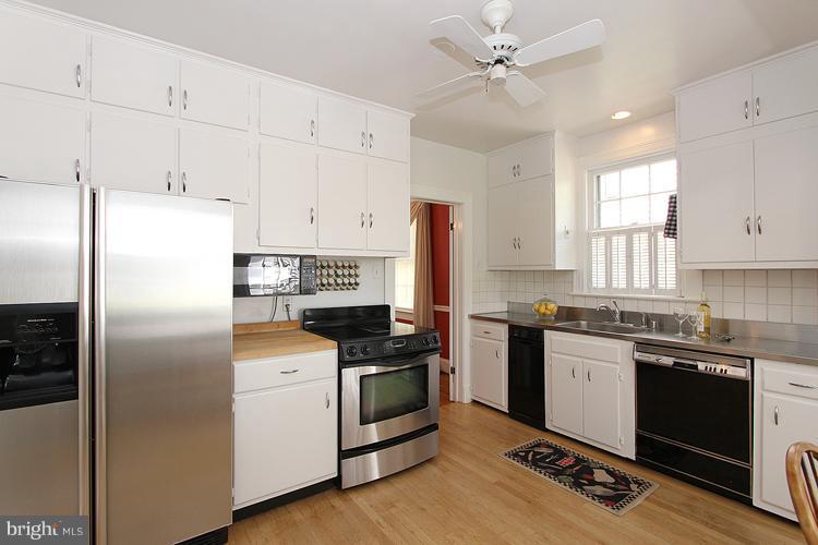7707 Chatham Road Chevy Chase, MD 20815 - Photo 12 of 27 Kitchen