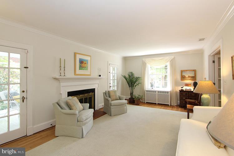 7707 Chatham Road Chevy Chase, MD 20815 - Photo 23 of 27 Living Room