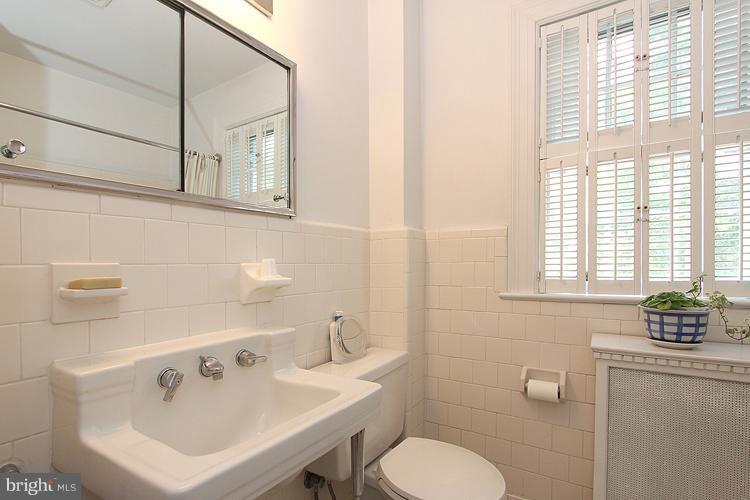 7707 Chatham Road Chevy Chase, MD 20815 - Photo 24 of 27 Bath