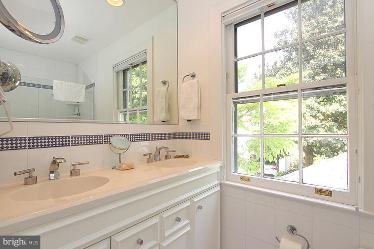7707 Chatham Road Chevy Chase, MD 20815 - Photo 25 of 27 Bath (Master)