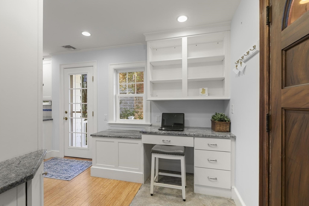 84 School Street Arlington, MA 02476 - Photo 5 of 29