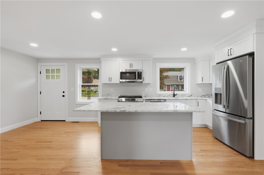 76 Beverly Road East Providence, RI 02915 - Photo 2 of 45