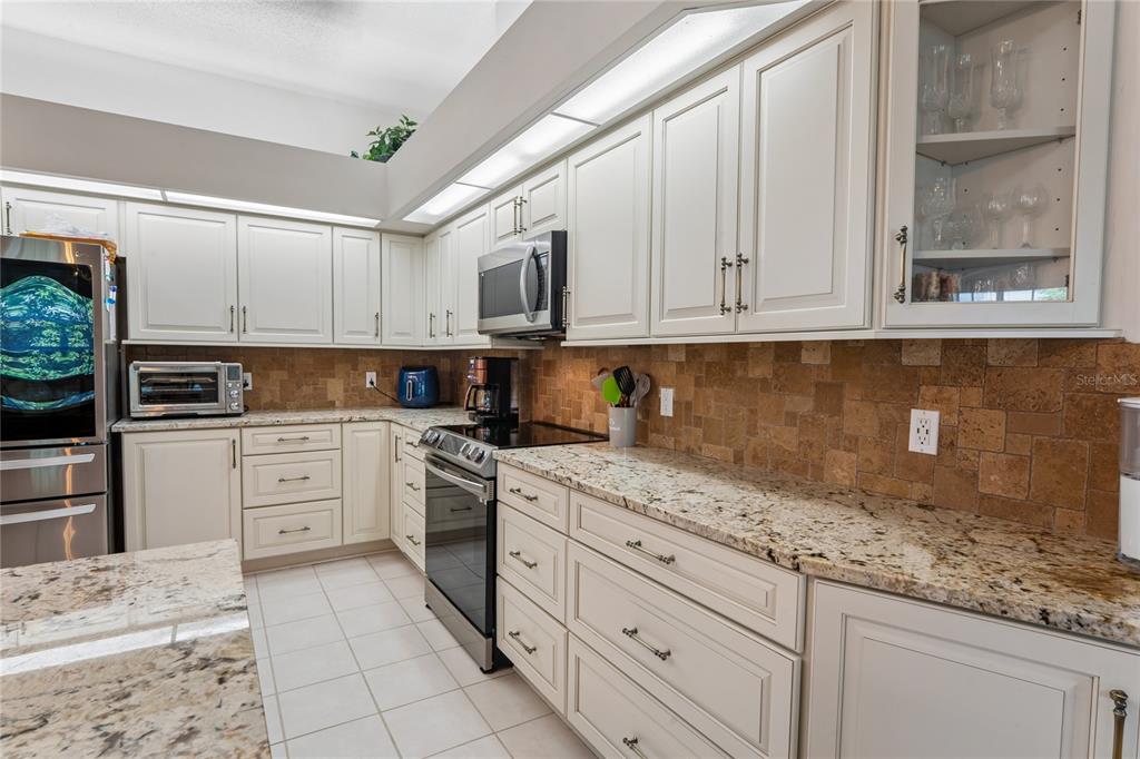 2047 Overbrook Lane Spring Hill, FL 34606 - Photo 15 of 94