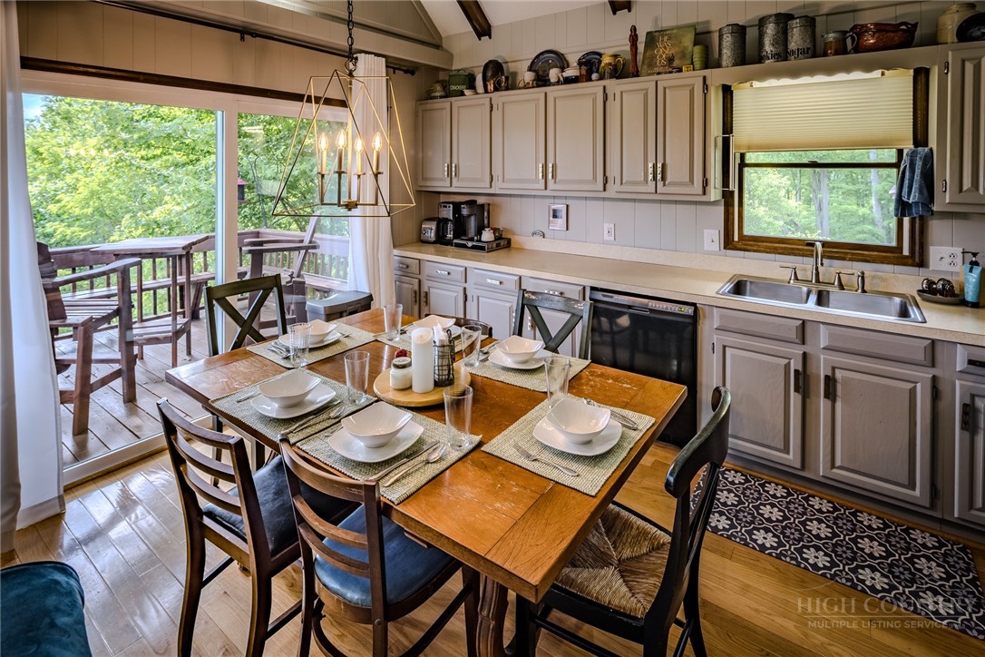 905 Harley Perry Road Zionville, NC 28698 - Photo 17 of 48