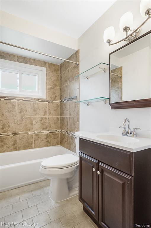 7218 Sterling Street Center Line, MI 48015 - Photo 13 of 27