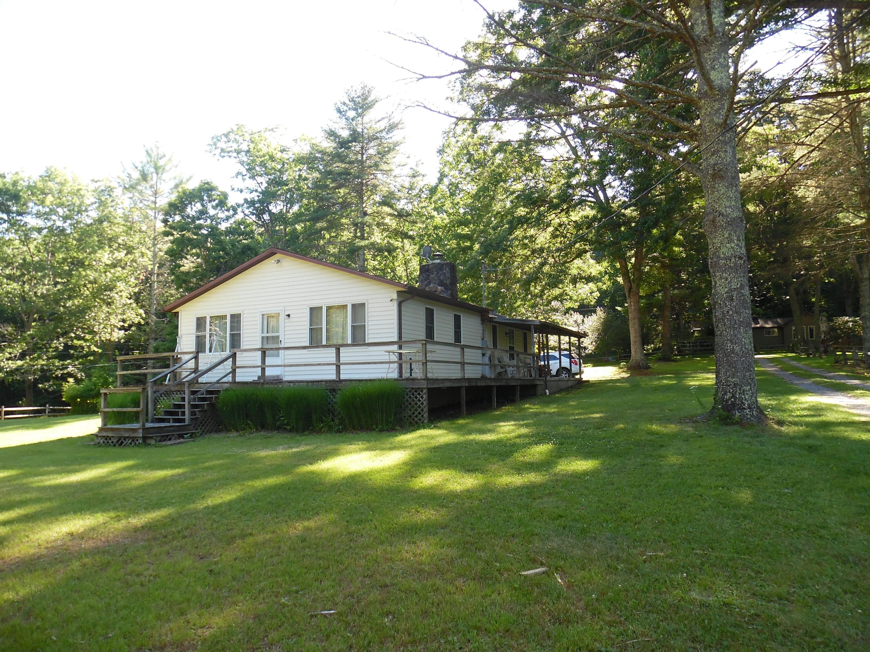 121 Seebert Road Hillsboro, WV 24946 - Photo 2 of 41 Gallery Image 2