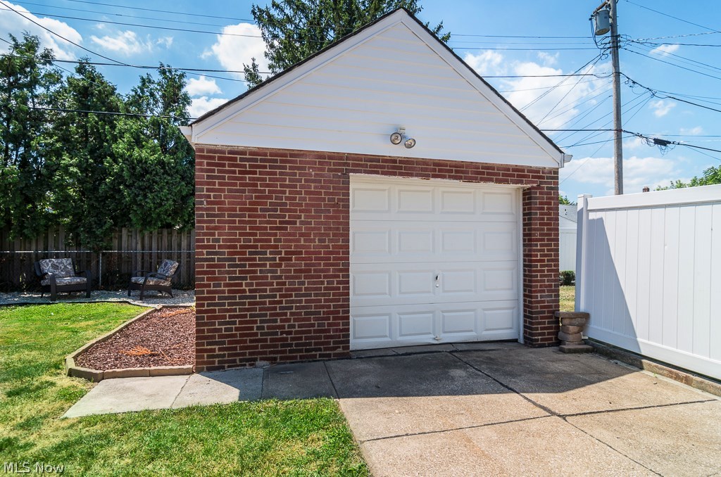 7815 Ridgefield Road Parma, OH 44129 - Photo 23 of 25