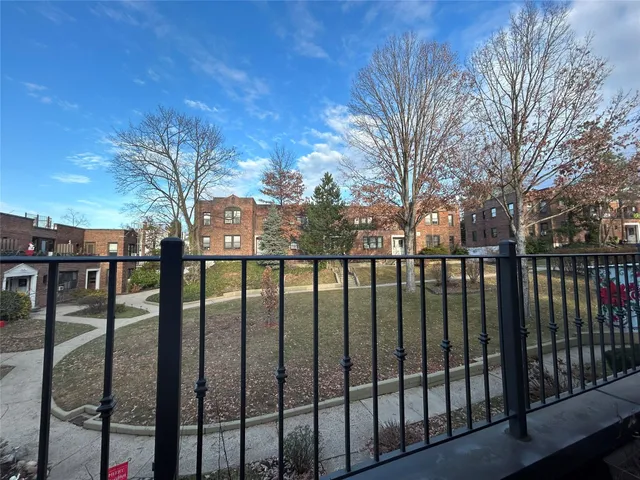 $249,000 | 4001 Little Neck Parkway, Unit 31B | Little Neck