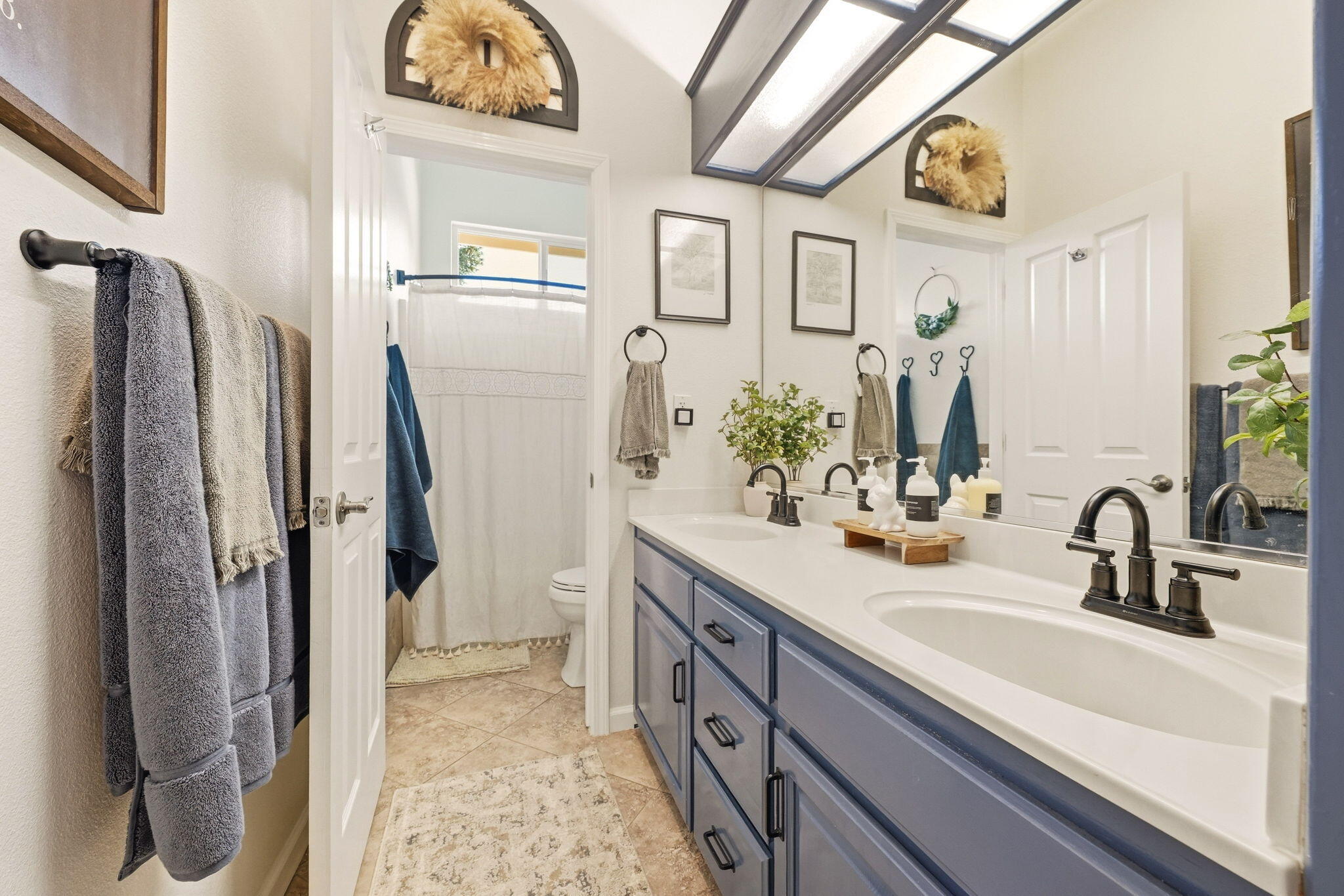 1030 Tulare Court Redding, CA 96003 - Photo 16 of 34 Guest Bathroom