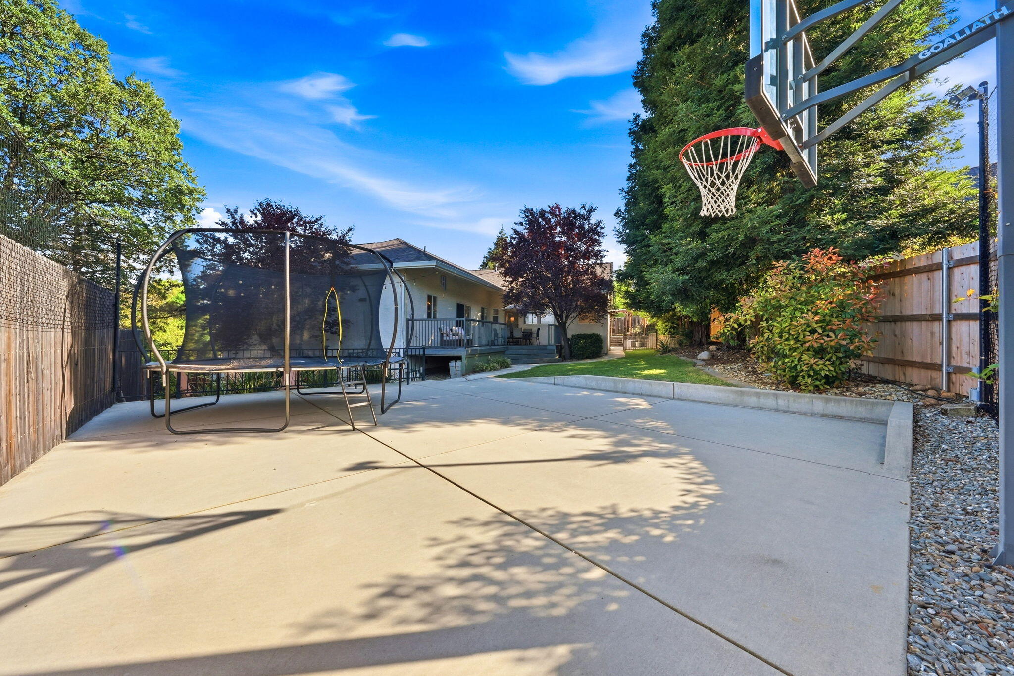 1030 Tulare Court Redding, CA 96003 - Photo 25 of 34 Basketball Court