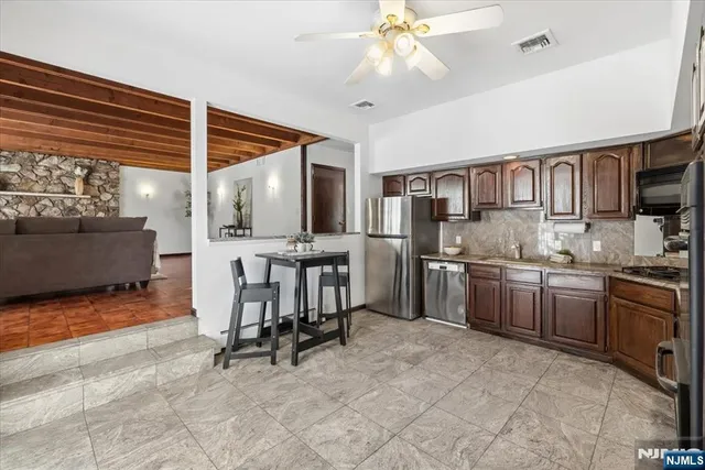 $1,449,000 | 360 Valley View Avenue, Paramus, NJ 07652