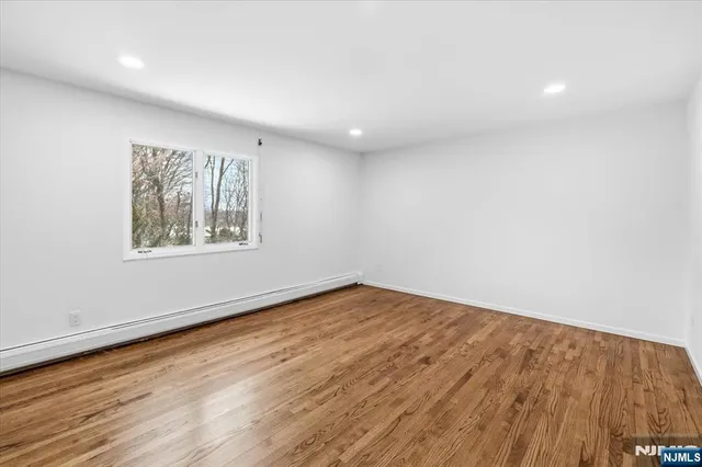 $1,449,000 | 360 Valley View Avenue, Paramus, NJ 07652