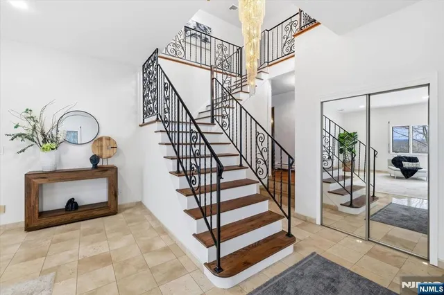 $1,449,000 | 360 Valley View Avenue, Paramus, NJ 07652