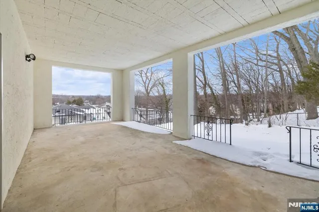 $1,449,000 | 360 Valley View Avenue, Paramus, NJ 07652