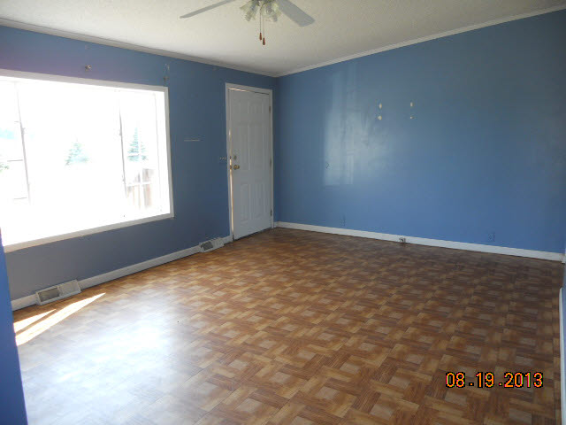 66 West Millington Road Fostoria, MI 48435 - Photo 4 of 12 20369406-3.JPG