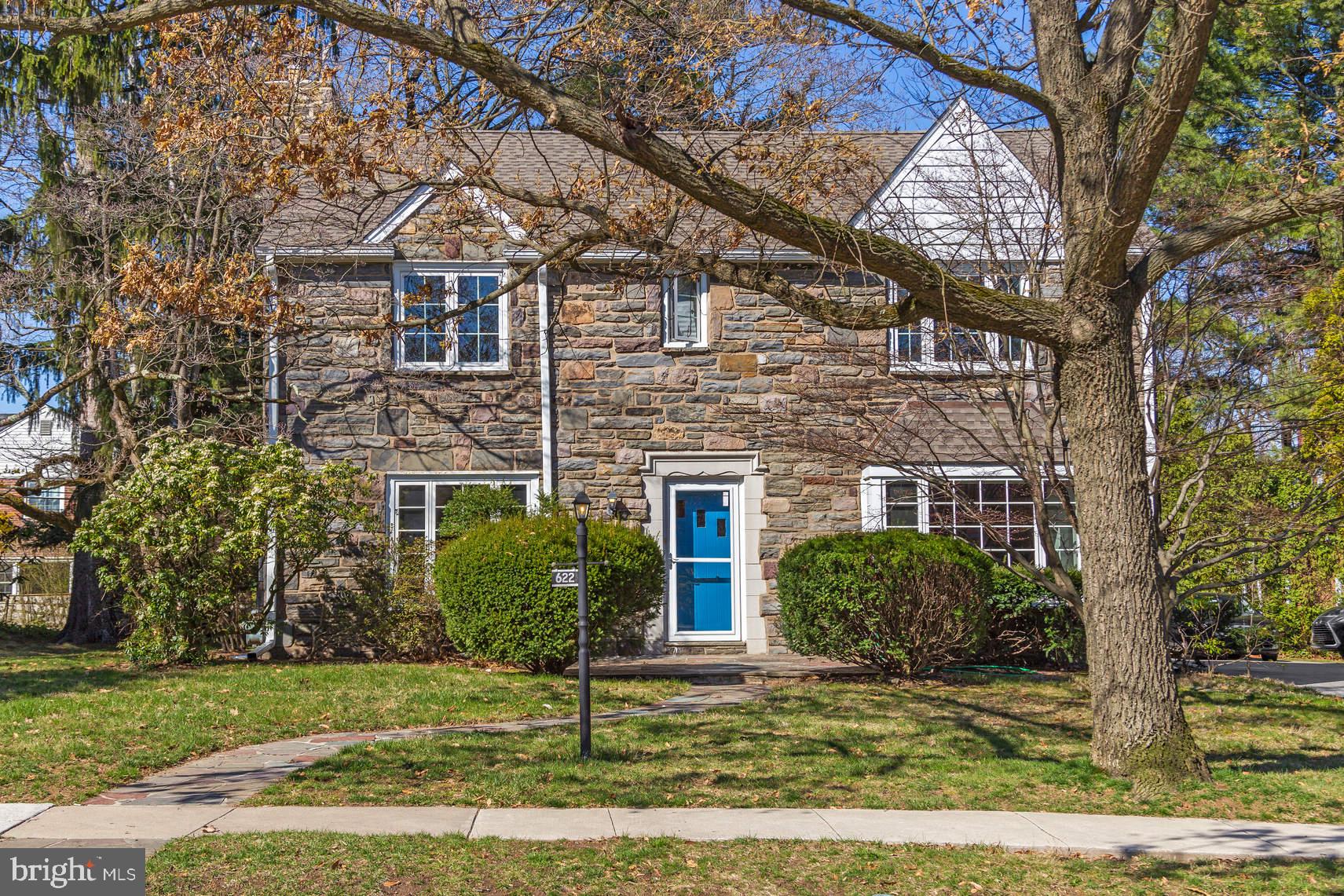 Exterior Front - Sidewalk Neighborhood